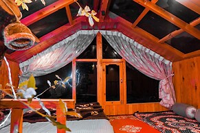 WOW Treehouse & Cottages