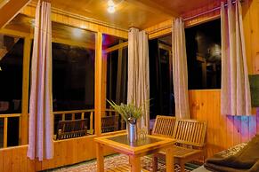 WOW Treehouse & Cottages