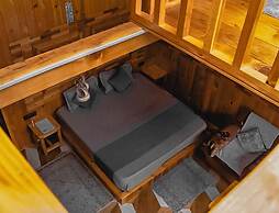 WOW Treehouse & Cottages