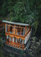 WOW Treehouse & Cottages