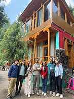 WOW Treehouse & Cottages