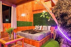 WOW Treehouse & Cottages