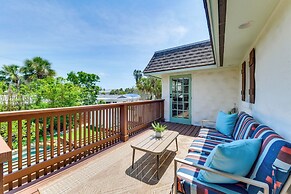 Walk to Gulf: Luxe Luau-themed Gem in Holmes Beach