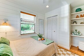 Walk to Gulf: Luxe Luau-themed Gem in Holmes Beach