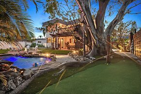 Walk to Gulf: Luxe Luau-themed Gem in Holmes Beach