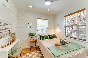 Walk to Gulf: Luxe Luau-themed Gem in Holmes Beach