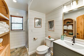 Walk to Gulf: Luxe Luau-themed Gem in Holmes Beach