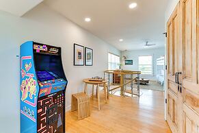 Walk to Gulf: Luxe Luau-themed Gem in Holmes Beach