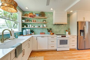 Walk to Gulf: Luxe Luau-themed Gem in Holmes Beach