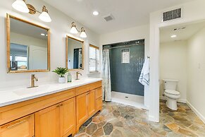 Walk to Gulf: Luxe Luau-themed Gem in Holmes Beach