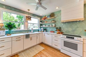 Walk to Gulf: Luxe Luau-themed Gem in Holmes Beach