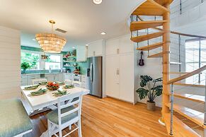 Walk to Gulf: Luxe Luau-themed Gem in Holmes Beach