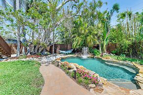 Walk to Gulf: Luxe Luau-themed Gem in Holmes Beach