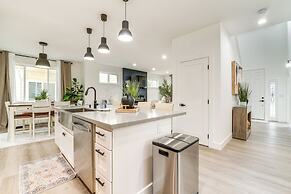 4 Mi to Dtwn: Modern Tacoma Home w/ Spacious Yard
