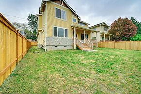 4 Mi to Dtwn: Modern Tacoma Home w/ Spacious Yard