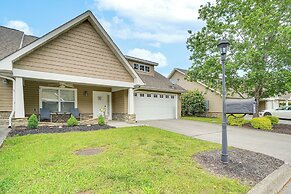 Home 2 Mi to Island in Pigeon Forge!