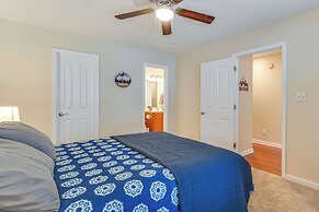 Home 2 Mi to Island in Pigeon Forge!