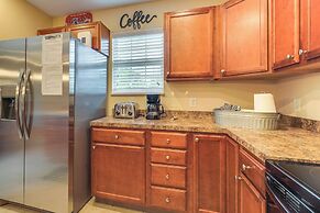 Home 2 Mi to Island in Pigeon Forge!