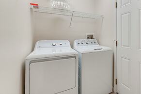 Home 2 Mi to Island in Pigeon Forge!