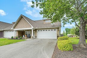 Home 2 Mi to Island in Pigeon Forge!