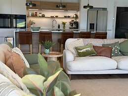 Luxury Lakeside Retreat With Hot Tub Games Room Watersports Sleeps 14