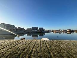 Luxury Lakeside Retreat With Hot Tub Games Room Watersports Sleeps 14