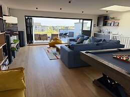 Luxury Lakeside Retreat With Hot Tub Games Room Watersports Sleeps 14