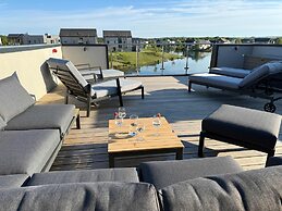 Luxury Lakeside Retreat With Hot Tub Games Room Watersports Sleeps 14