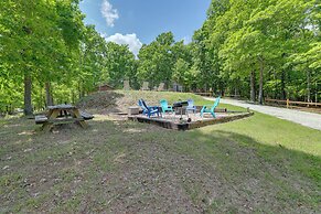 4 Mi to Marina: Cozy Log Cabin in Eureka Springs!
