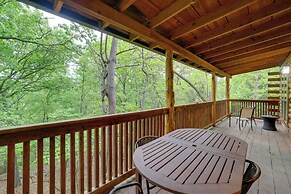 4 Mi to Marina: Cozy Log Cabin in Eureka Springs!