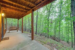 4 Mi to Marina: Cozy Log Cabin in Eureka Springs!