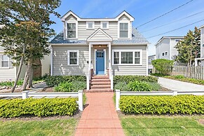 Walk to Sand & Fantasy Island: Beach Haven Getaway