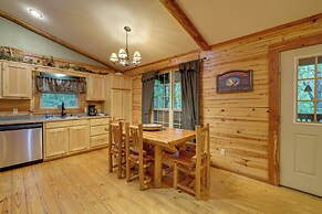 4 Mi to Lake: Wooded Log Cabin in Eureka Springs!