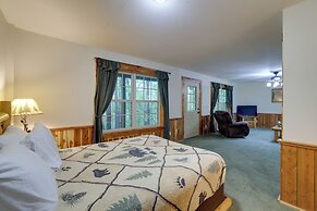 4 Mi to Lake: Wooded Log Cabin in Eureka Springs!