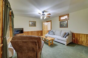 4 Mi to Lake: Wooded Log Cabin in Eureka Springs!