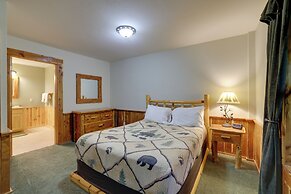 4 Mi to Lake: Wooded Log Cabin in Eureka Springs!