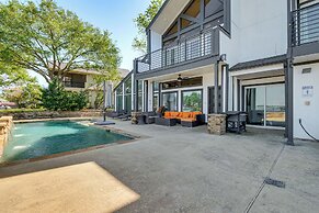Luxe Family Gem in Montgomery: 'the Lake House!'