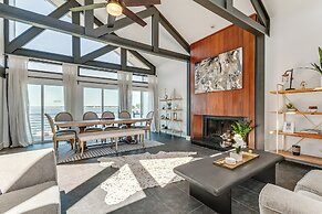 Luxe Family Gem in Montgomery: 'the Lake House!'
