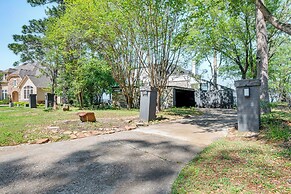 Luxe Family Gem in Montgomery: 'the Lake House!'