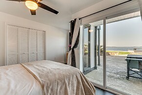 Luxe Family Gem in Montgomery: 'the Lake House!'