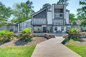 Luxe Family Gem in Montgomery: 'the Lake House!'