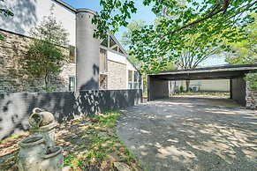 Luxe Family Gem in Montgomery: 'the Lake House!'