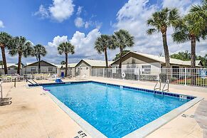 Near Sebring Int'l Raceway: Villa w/ Pool Access!