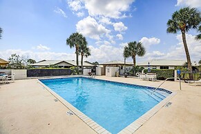 Near Sebring Int'l Raceway: Villa w/ Pool Access!