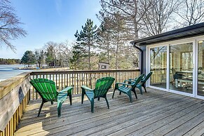 Boat Dock, Hot Tub & Deck: Lakefront Nekoosa Home!