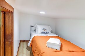 4 Mi to Dtwn Ellijay: Cabin w/ Pool & River Access