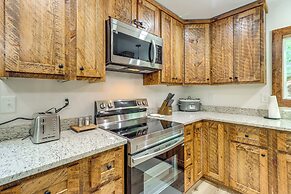 4 Mi to Dtwn Ellijay: Cabin w/ Pool & River Access