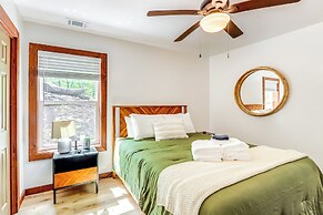 4 Mi to Dtwn Ellijay: Cabin w/ Pool & River Access