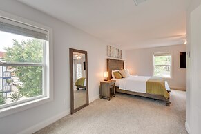 Walk to Shops & Dining: Downtown Condo in Helen