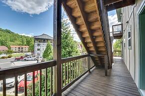 Walk to Shops & Dining: Downtown Condo in Helen